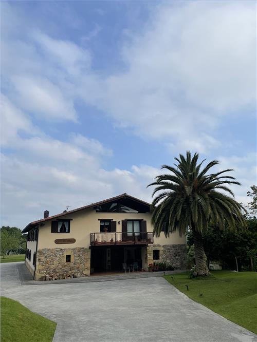 Fachada III agroturismo Erretegi Haundi en Gipuzkoa